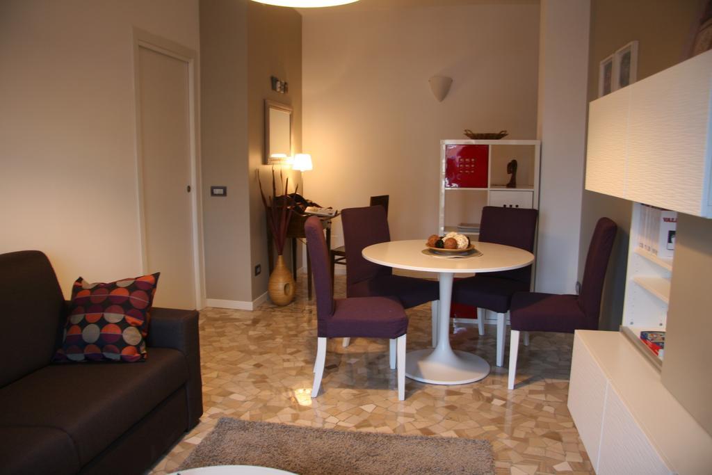 Ferienwohnung Chez Nous Mailand Zimmer foto